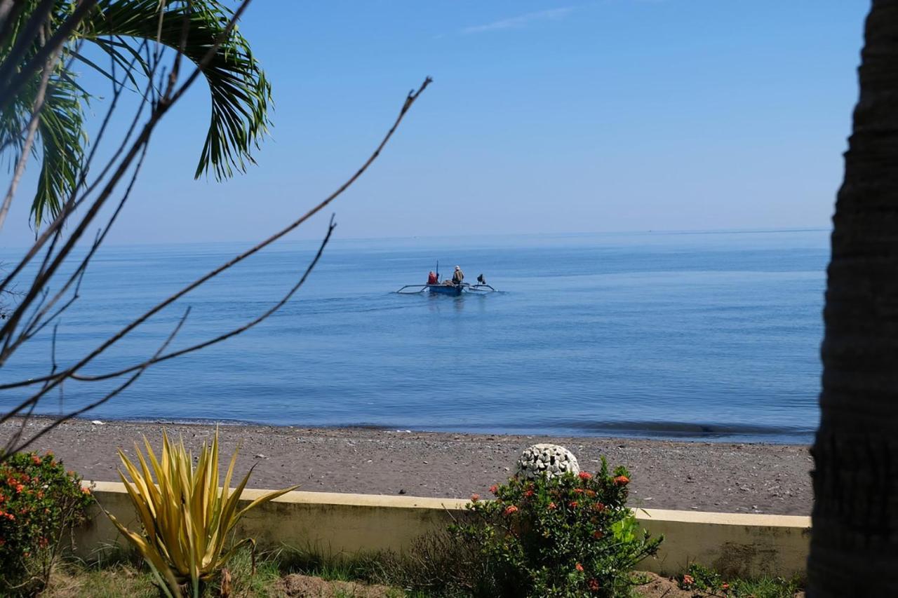 Villa - Beach Front