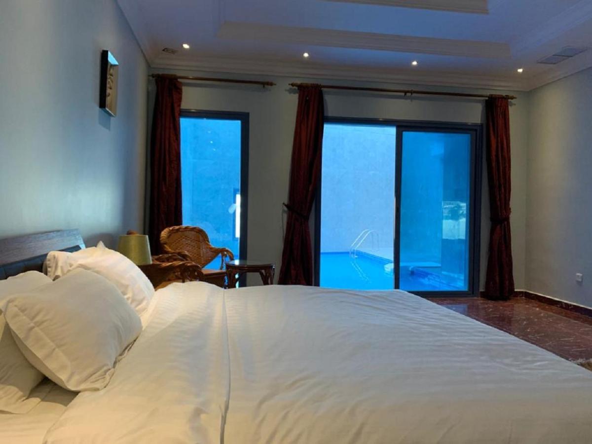 Chalet on Ground Floor with Private Pool - Sea View