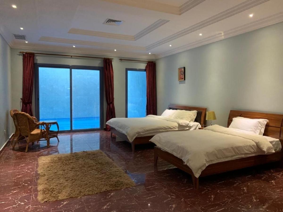 Chalet on Ground Floor with Private Pool - Playground View