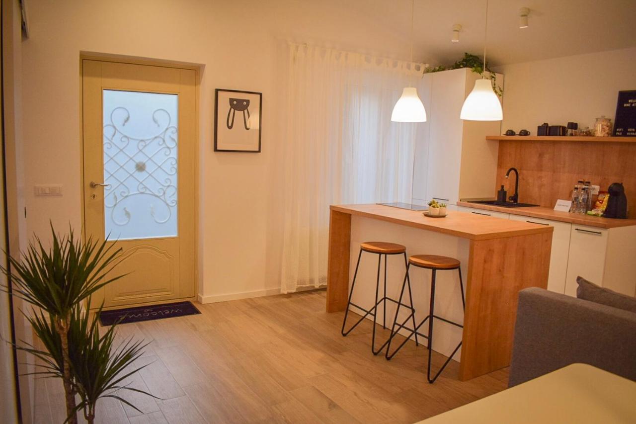 VOYA NORDIC Apartment-a luxury oasis in the old town - B&B Braşov
