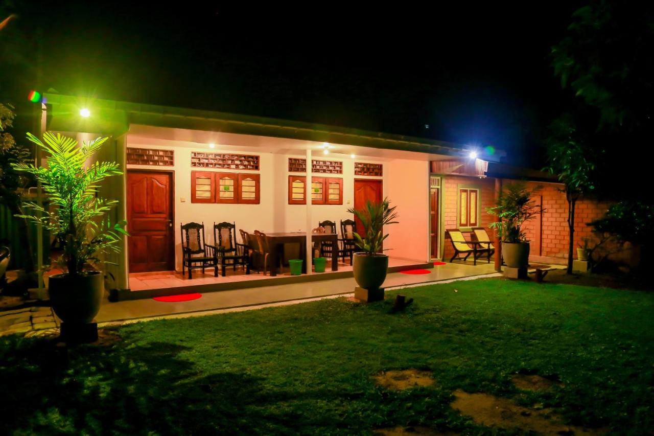 Greenery Lanka Villa - B&B Unawatuna