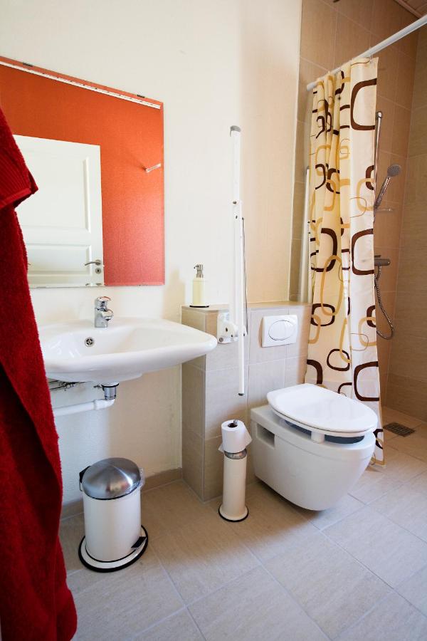 Camera Quadrupla con Bagno in Comune 