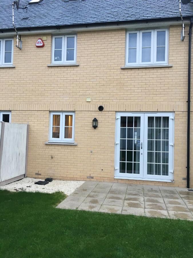 La Belle Three bedrooms Basildon - B&B