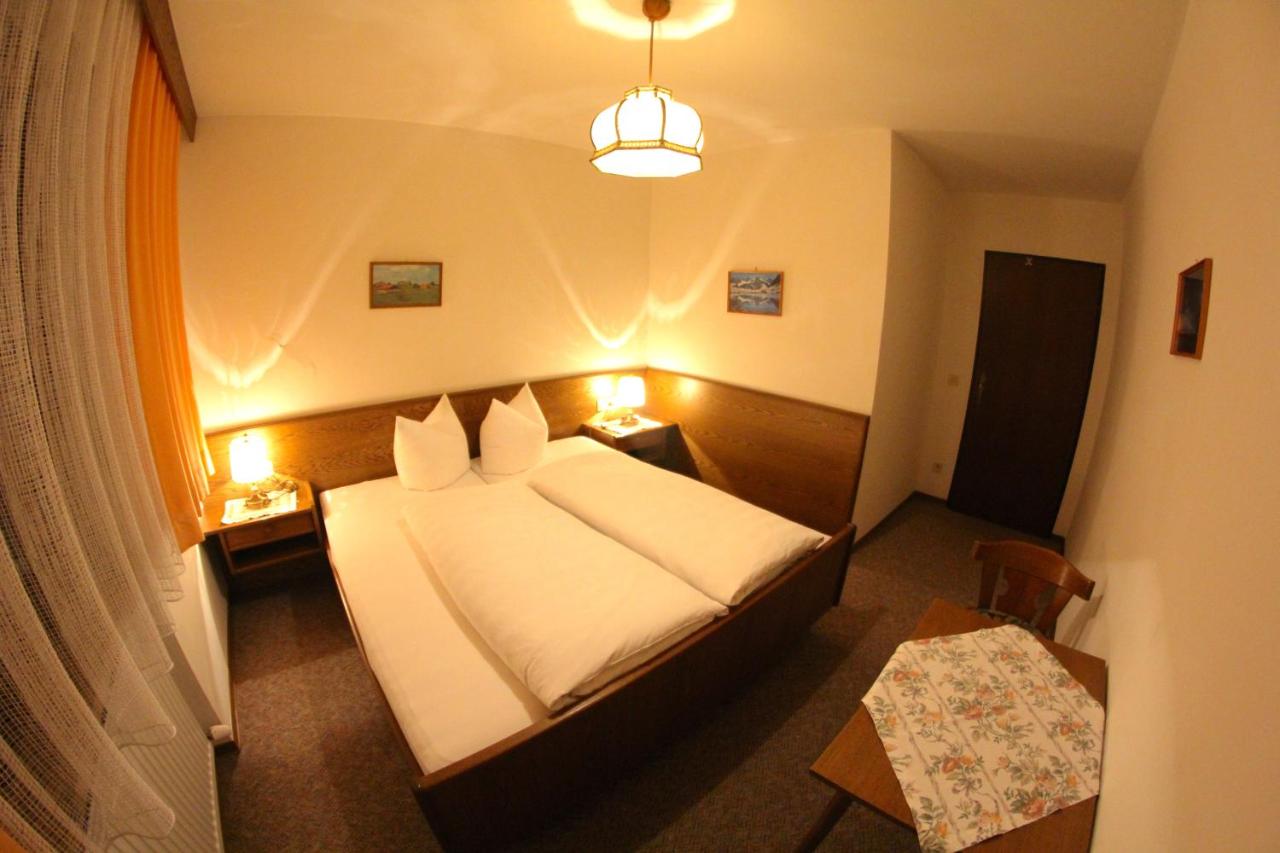 Comfort Two-Bedroom Apartment with Balcony