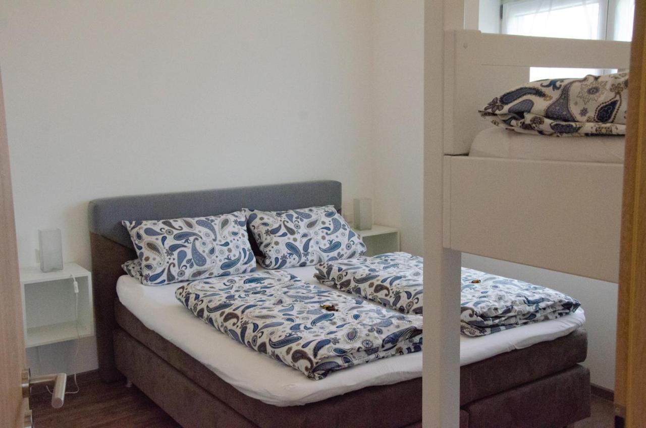 One Bedroom Apartment with Balcony - Left 