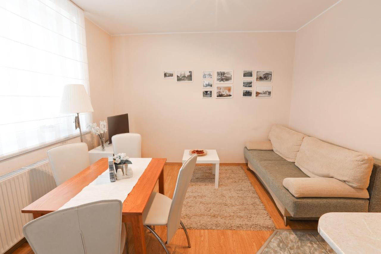 Appartamento Comfort con 1 Camera da Letto, Balcone e Vista Città