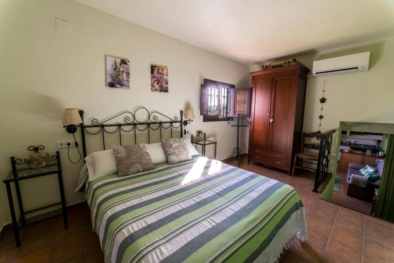 One-Bedroom House with Mountain views (2 -4 Adults)