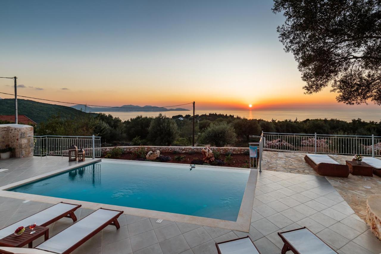 Fiscardo Luxury Stone Villa Alex ,with sunset view! - B&B