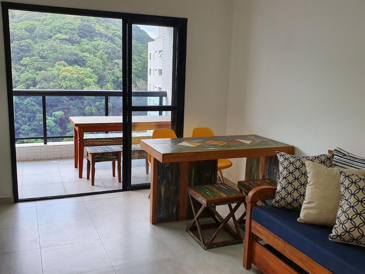 Apartment with Mountain View