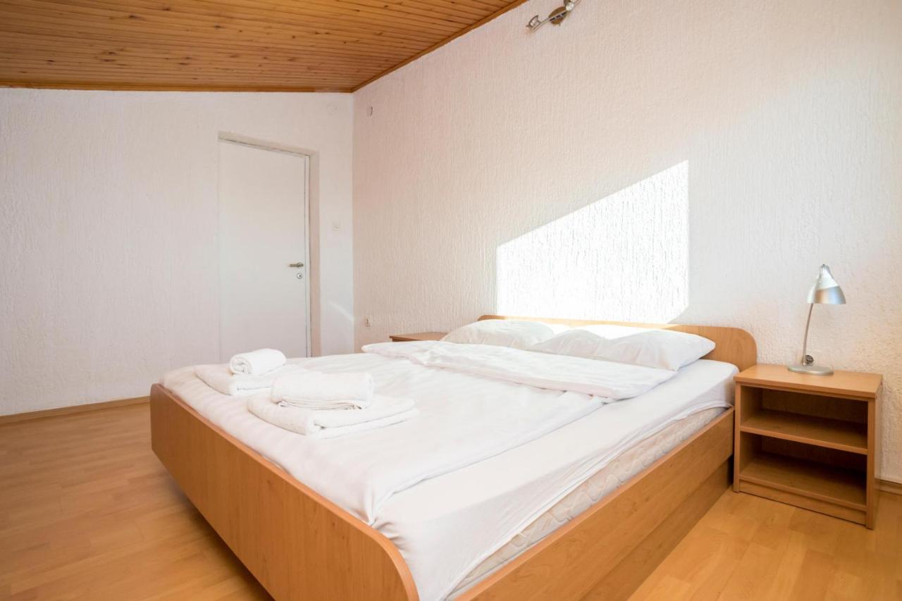 Appartamento con 2 Camere da Letto e Vista Mare 
