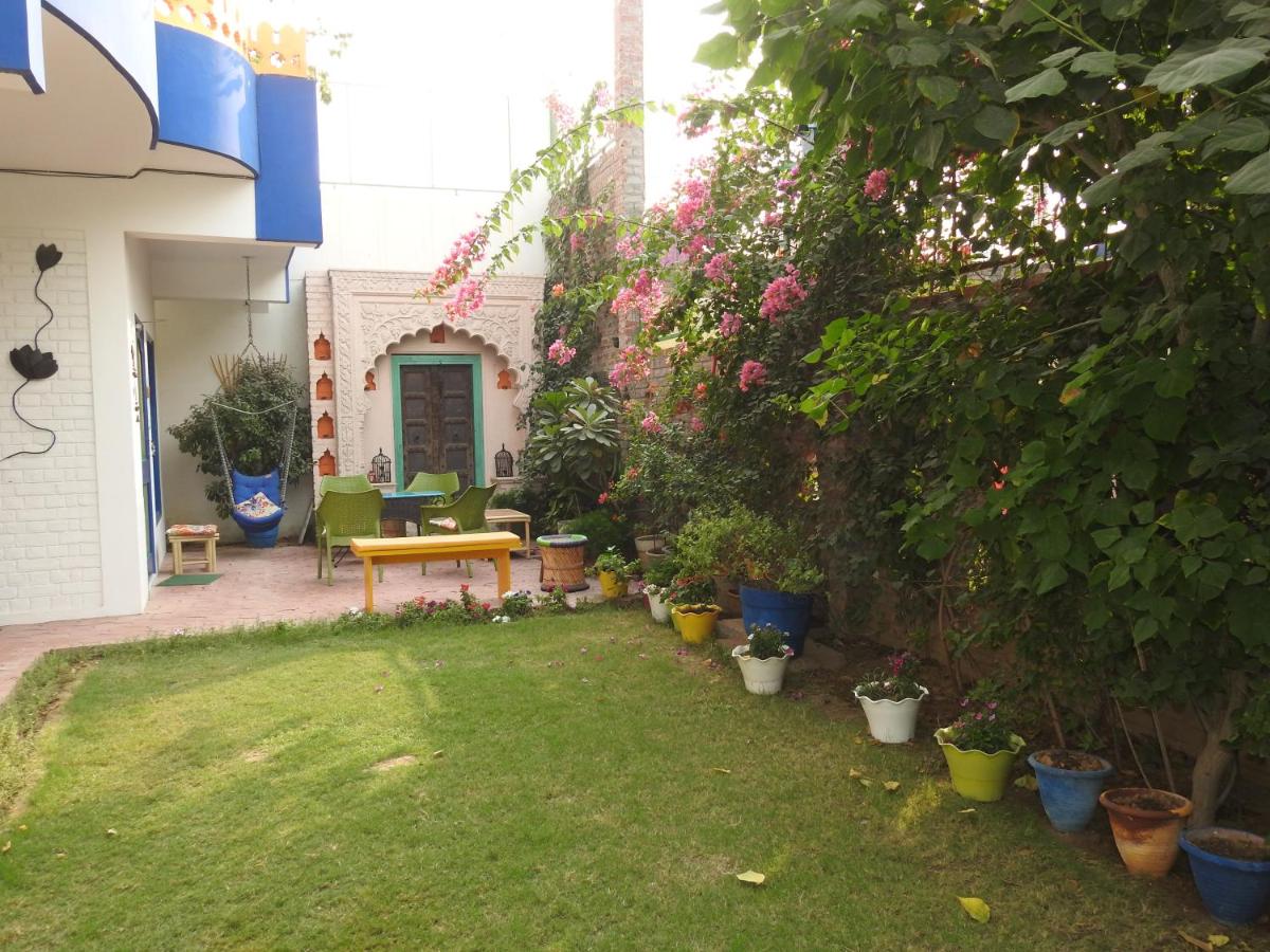 Coral Country Homestay - Bed and Breakfast