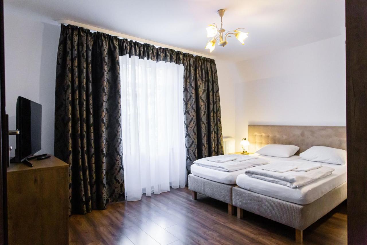 B&B Koszalin - Pensjonat Gold Rooms - Bed and Breakfast Koszalin