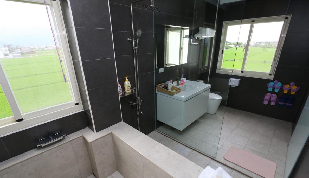 Dreibettzimmer mit Badewanne