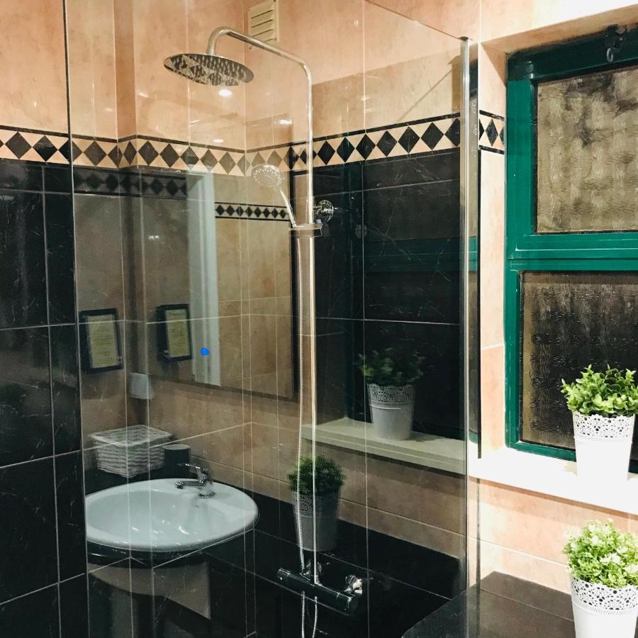Deluxe Doppelzimmer mit Gemeinschaftsbad