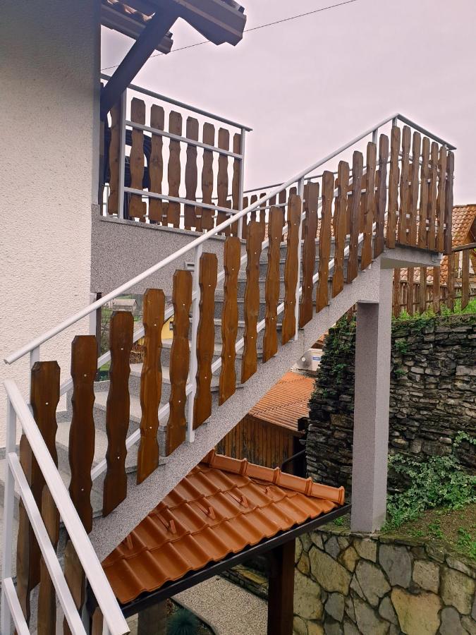 Apartment pri Damijanu - Ferienwohnung Ponikve