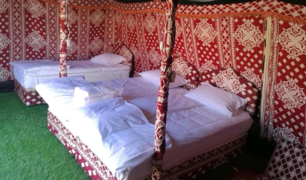 B&B Shāḩik - Crescent Desert Private Camp - Bed and Breakfast Shāḩik