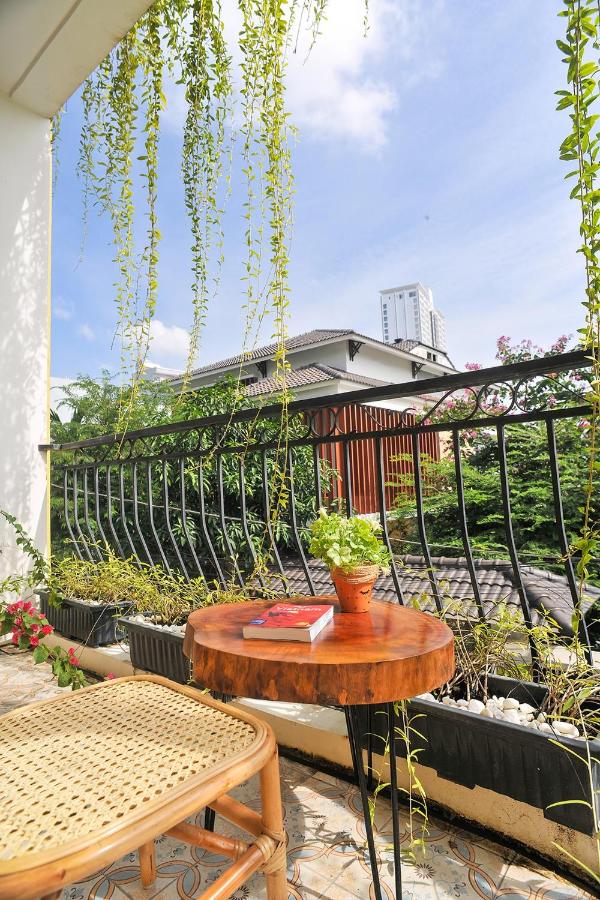 NẮNG House - B&B