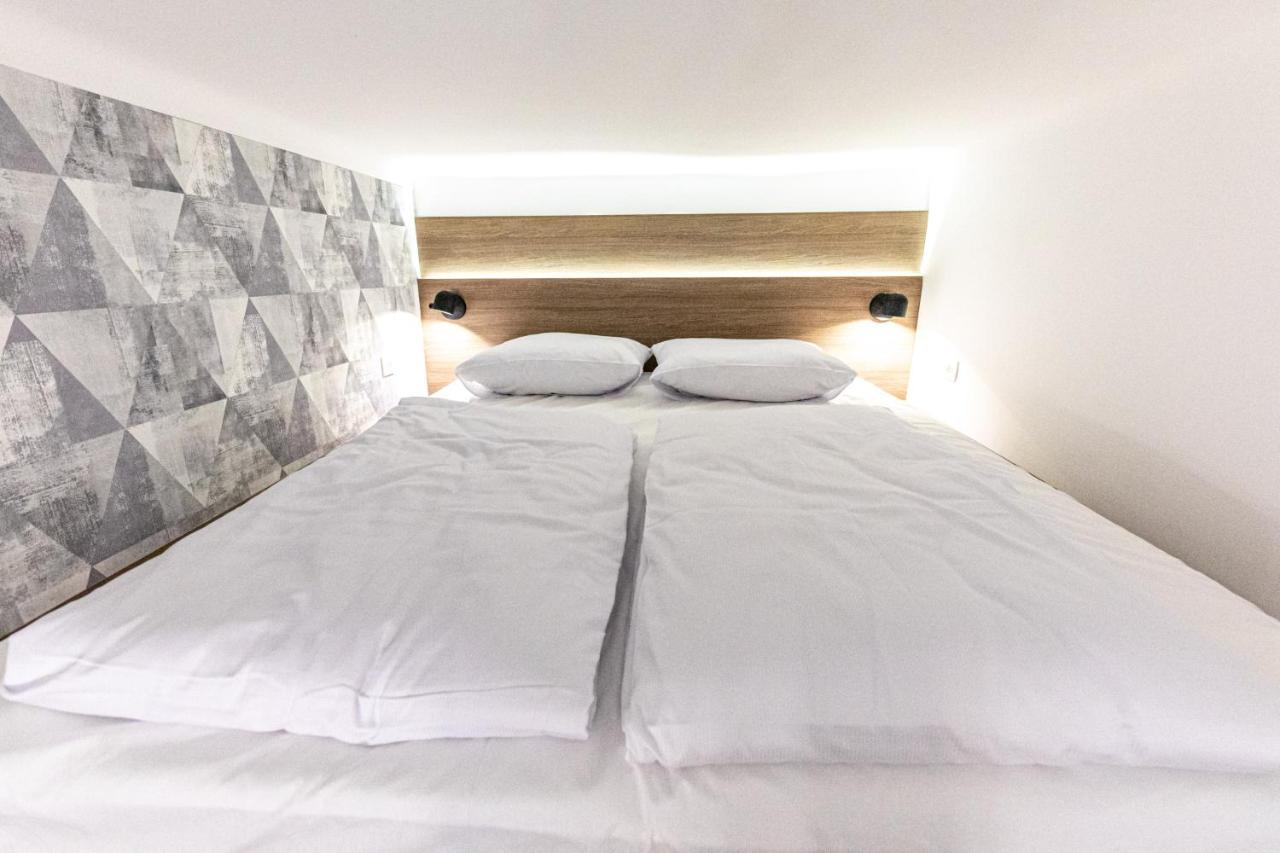 Mini Studio - with Loft Bed