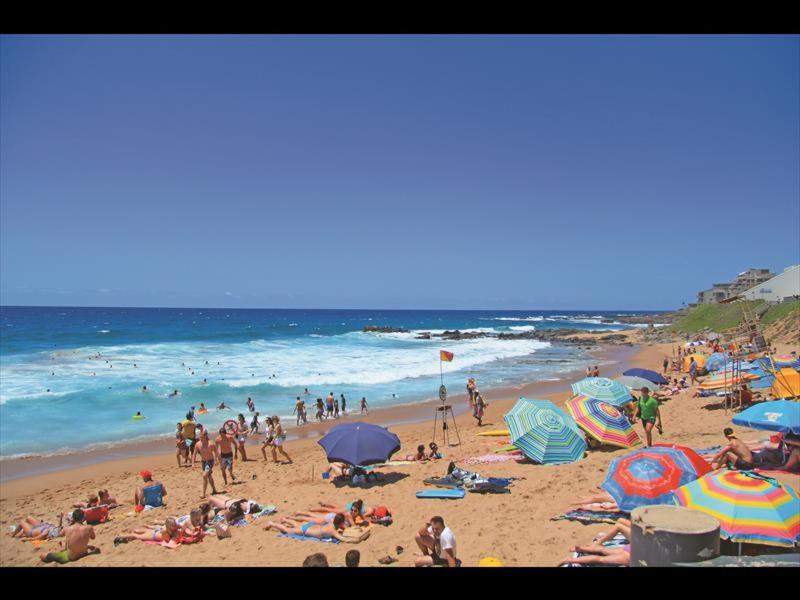 Shangri-La 6 Bedroom Ballito Beachfront KBW1 - Chambres d’hôtes Ballito