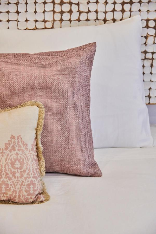 Belém Light Filled Apt With Patio, By TimeCooler - Bed and Breakfast Lissabon