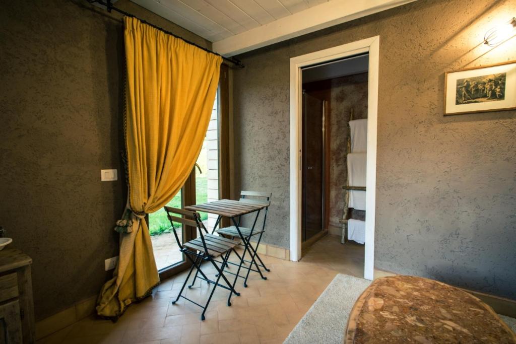 Deluxe Double Room with Shower