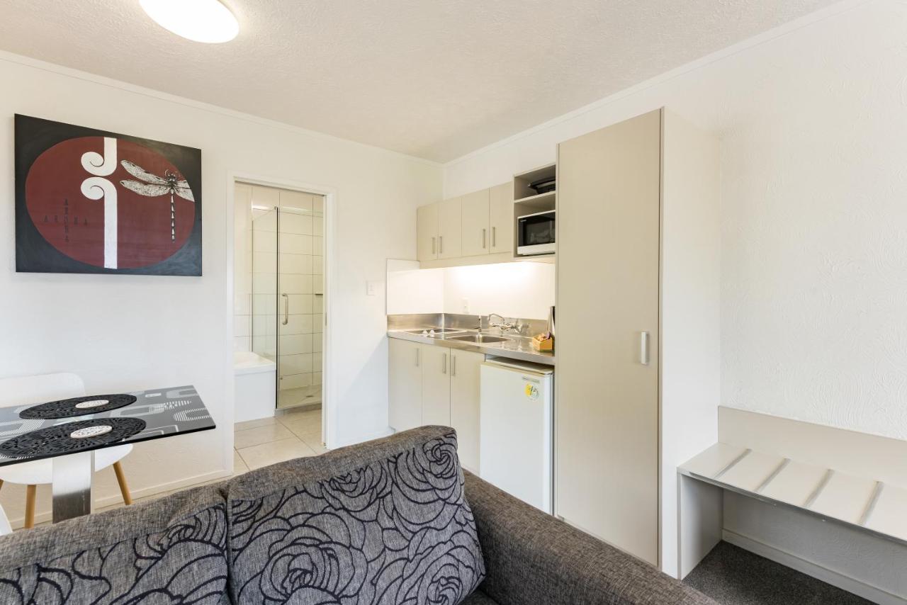 Deluxe Studio Suite with Spa Bath