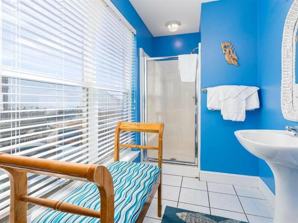Dolphin View by Meyer Vacation Rentals - B&B