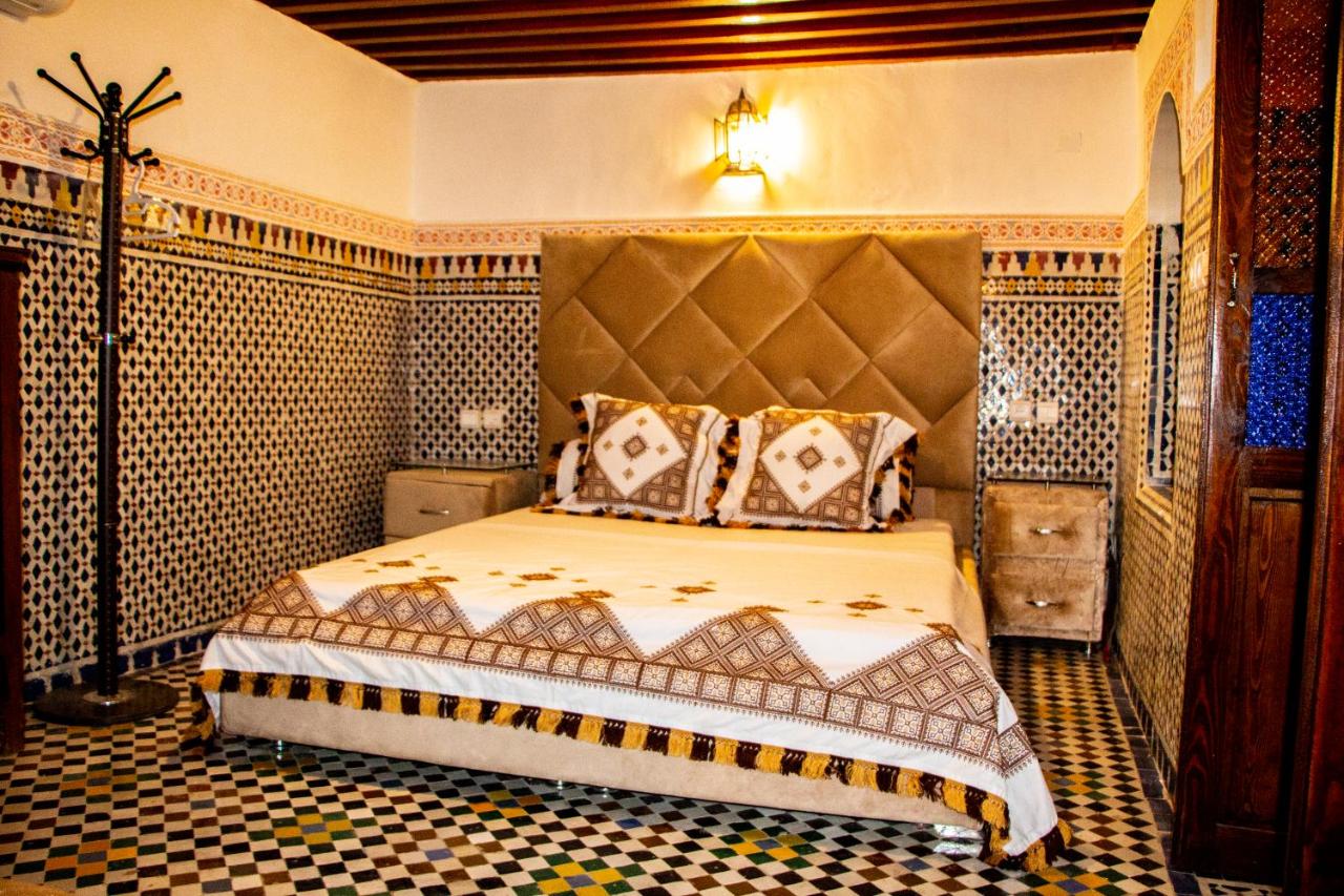Deluxe Doppelzimmer (2 Erwachsene & 1 Kind)