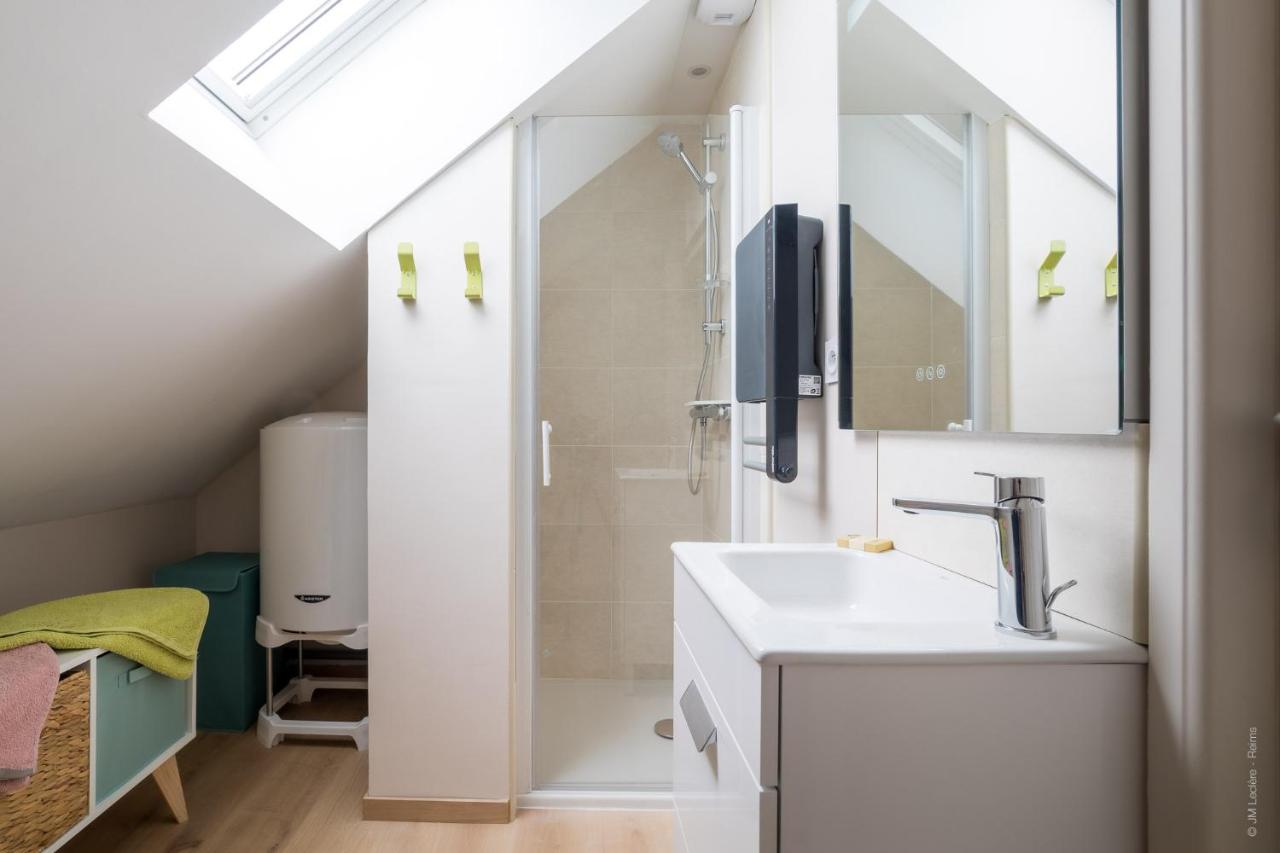 Apartment with Shower