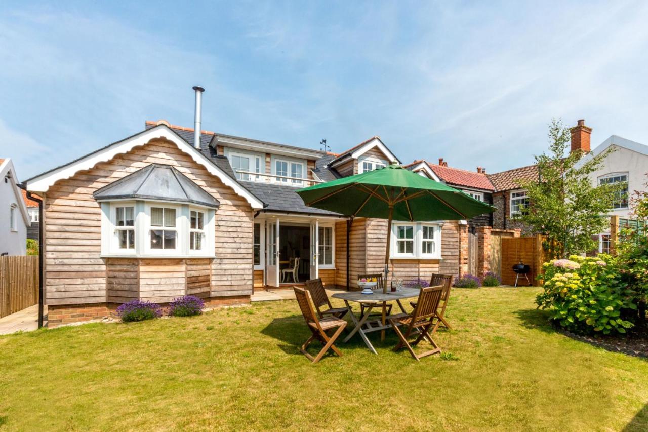 The Pink House, Thorpeness - B&B