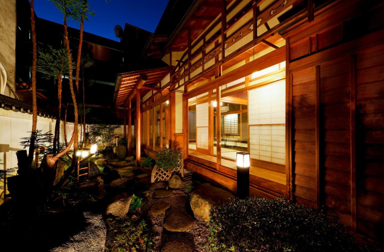 B&B Ōsaka - 庭之宿 新大阪日本庭園の家 -Residence inn Niwanoyado- - Bed and Breakfast Ōsaka