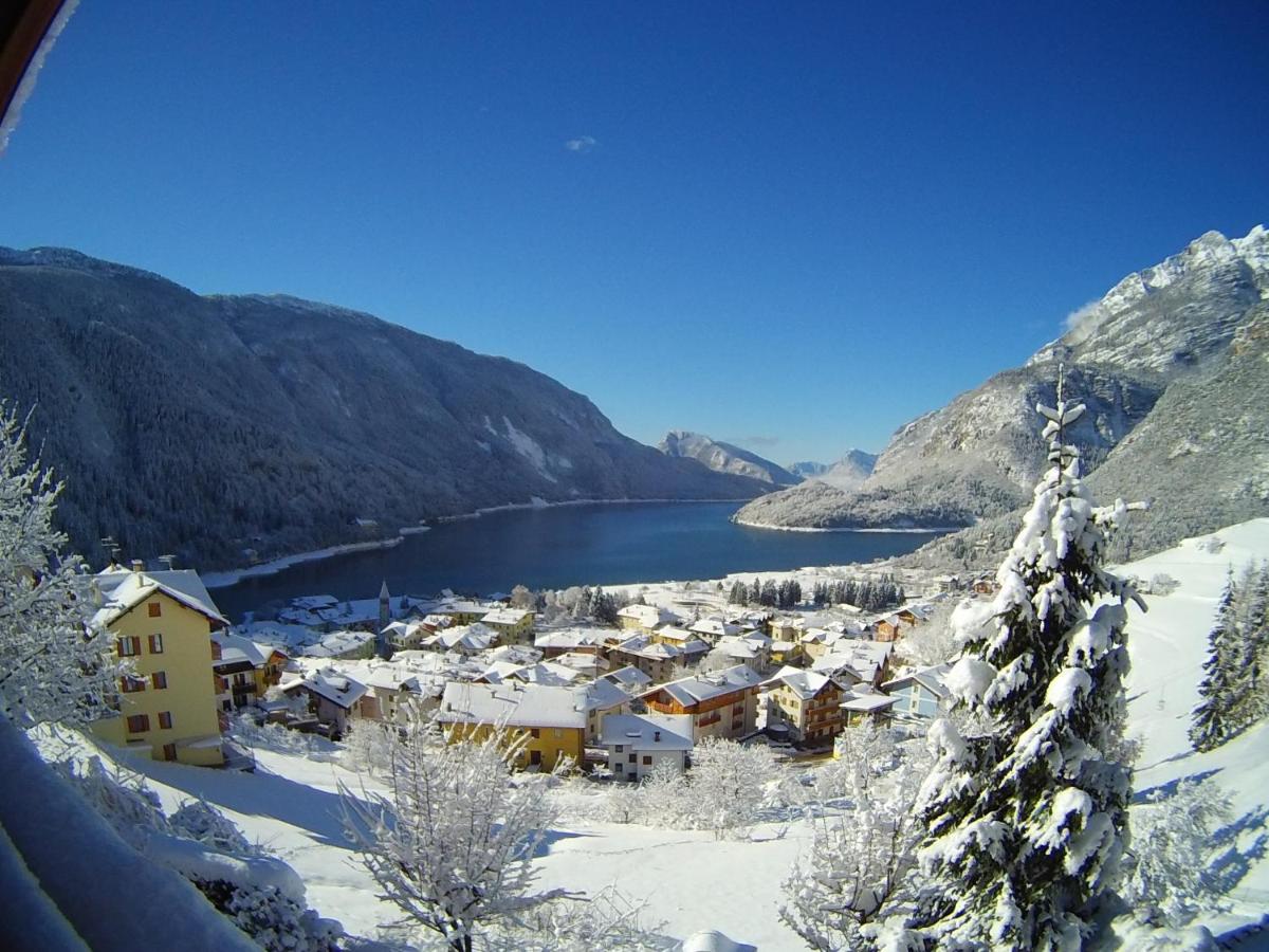 Apartamento de 2 dormitorios con balcón