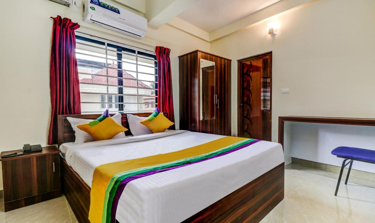 B&B Cochin - Itsy By Treebo - Rain Tulsi Stayz - Bed and Breakfast Cochin