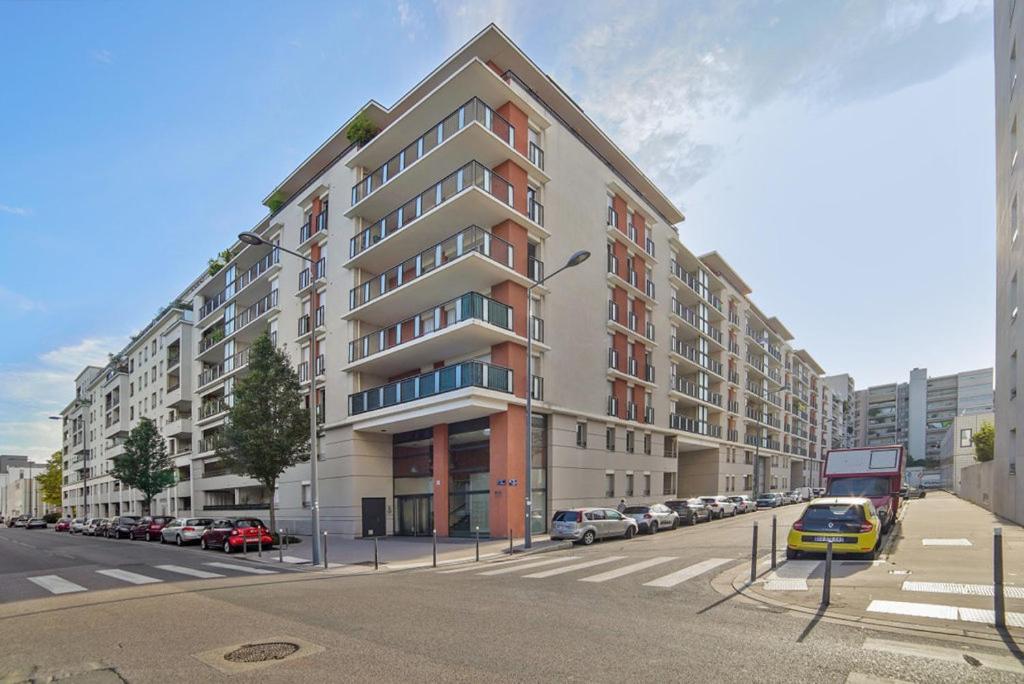 52m2,Terrace&Garage,near Part Dieu station,Lyon Congress Center,Parc Têted'Or - B&B