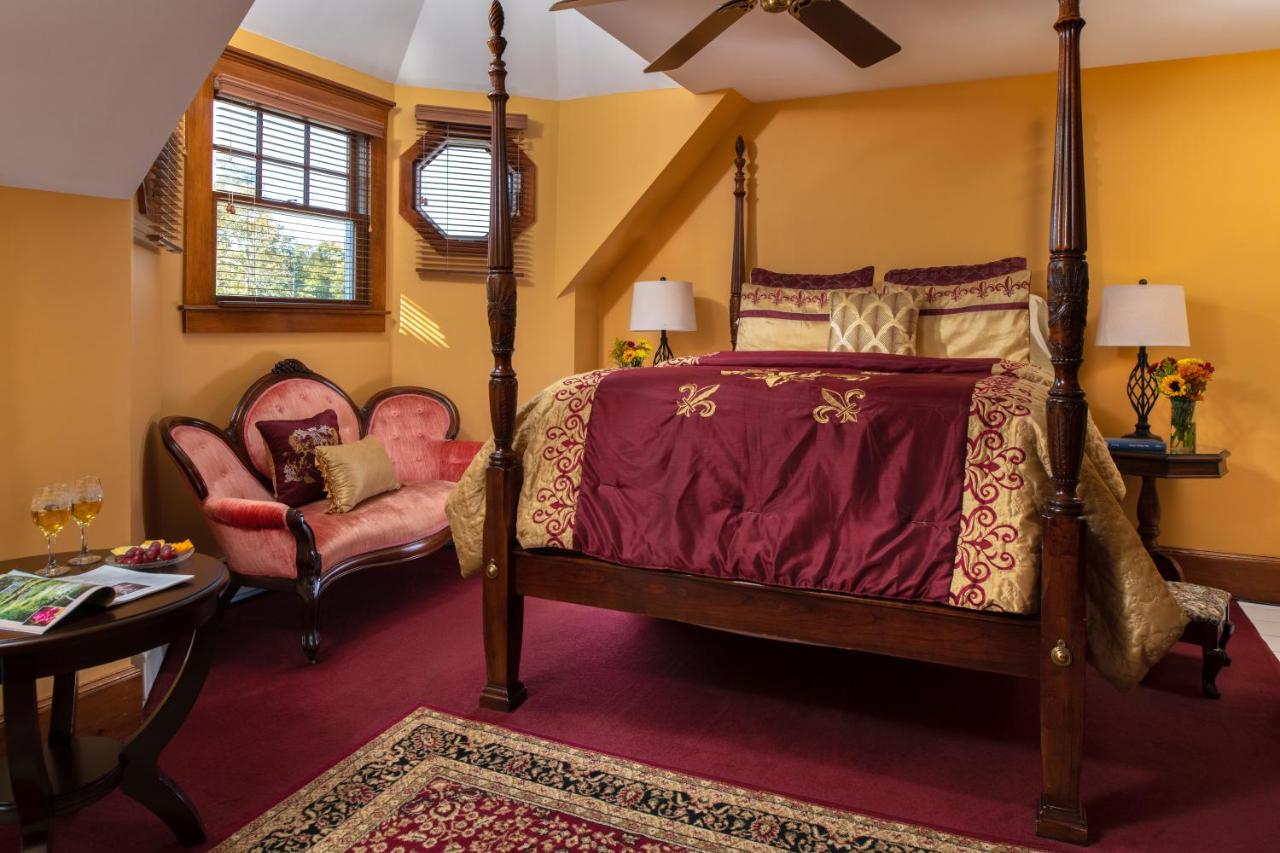 Queen Room