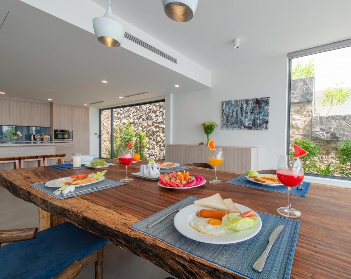 Ocean Front Villas Nha Trang - B&B
