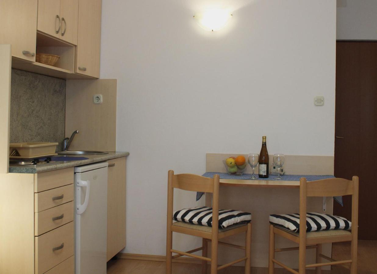 Studio mit Balkon