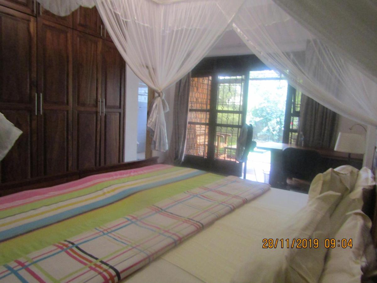 Large Double or Twin Room