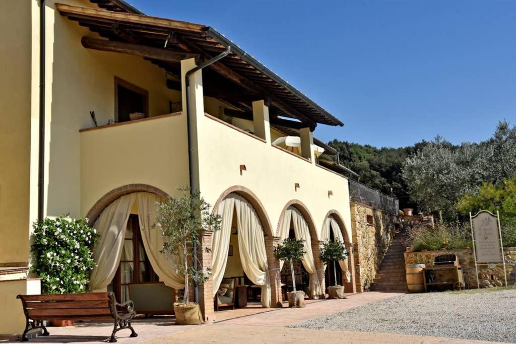 Wine Apartments Le Sedici - Bed and Breakfast Massa Marittima