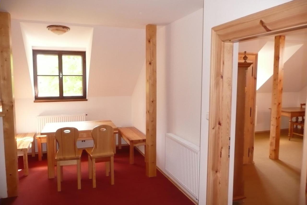 Duplex Quintuple Room