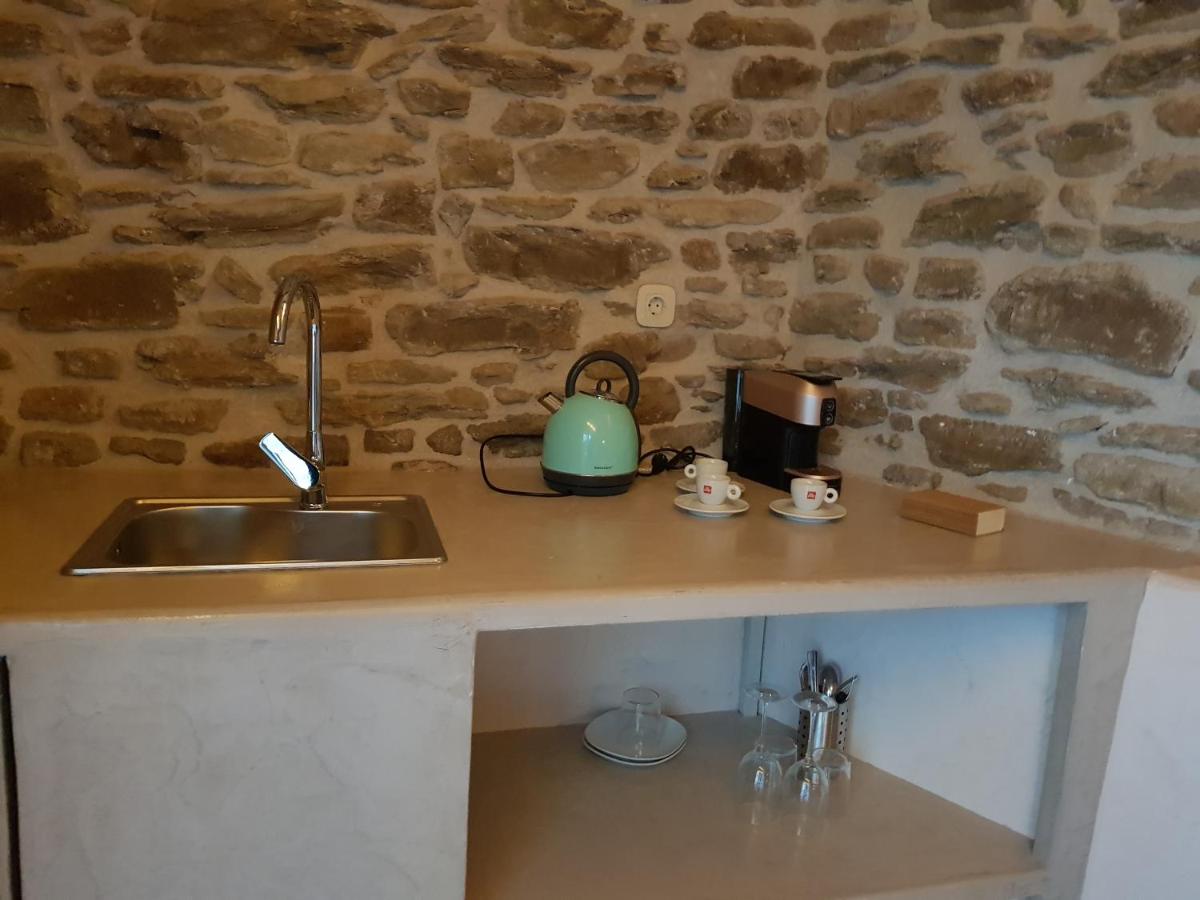 Deluxe Studio