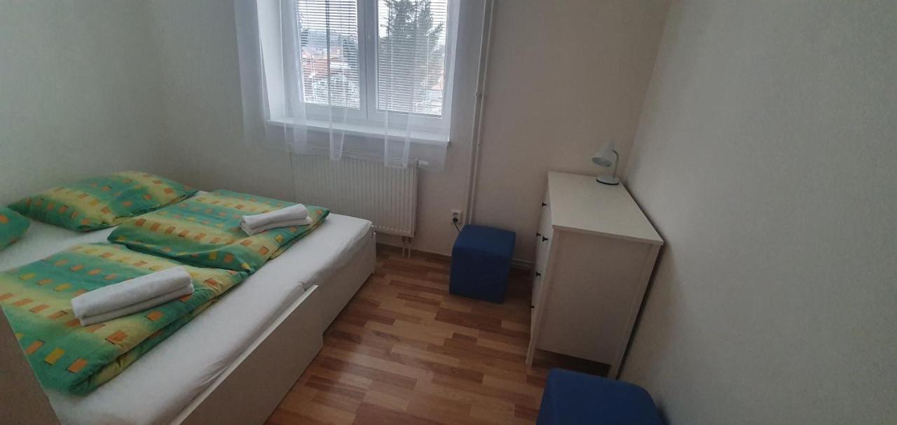 Kleine Tweepersoonskamer met 1 of 2 Bedden