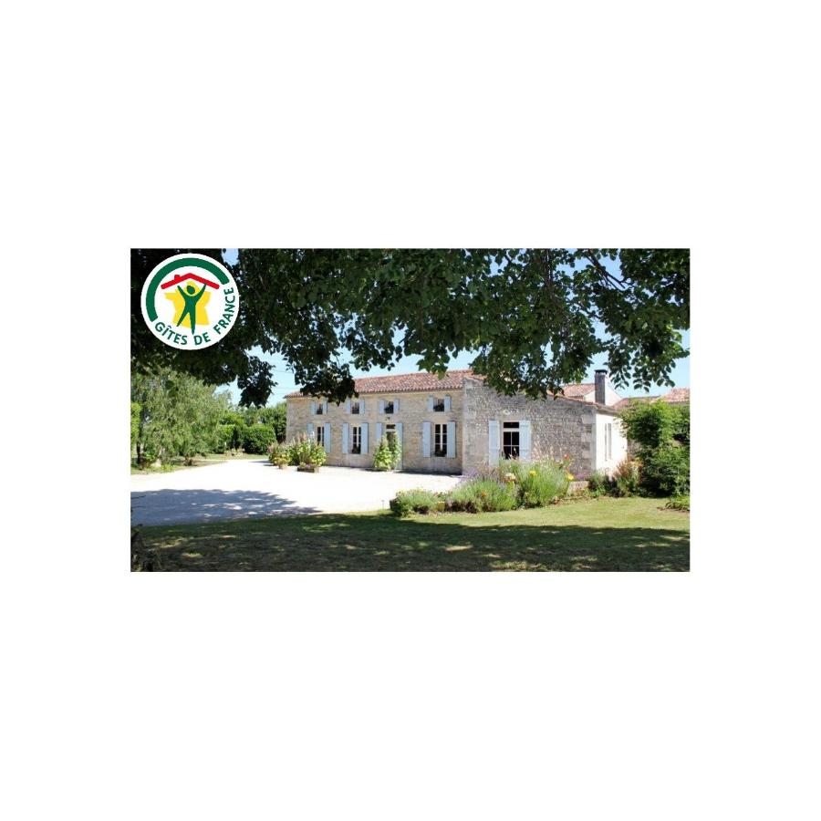 B&B Saint-Porchaire - Chambres d'Hôtes Domaine Le Fragnaud - Bed and Breakfast Saint-Porchaire