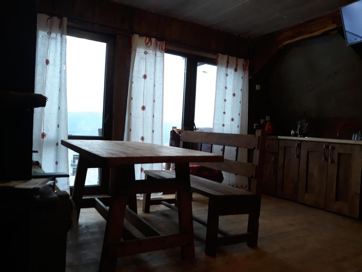 Oak House - Bed and Breakfast Polianytsia