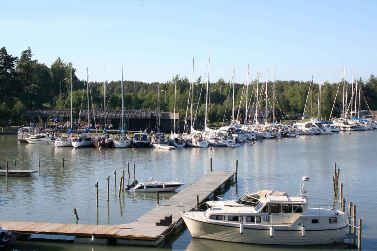 Peterzens Boathouse - Bed and Breakfast