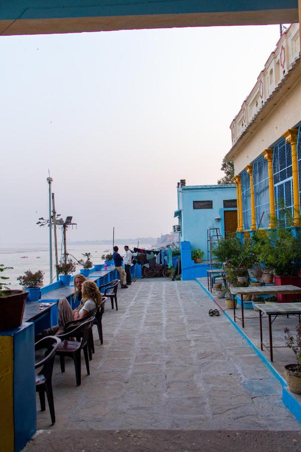 Vishnu Rest House - B&B