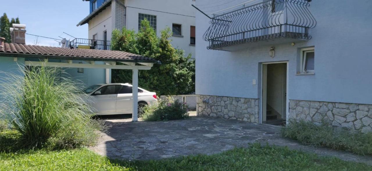 The Lovely Garden House 4 Bedrooms Free Parking - B&B Zagreb