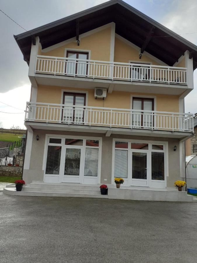 Sweet Holiday Home - Bed and Breakfast Hadžići