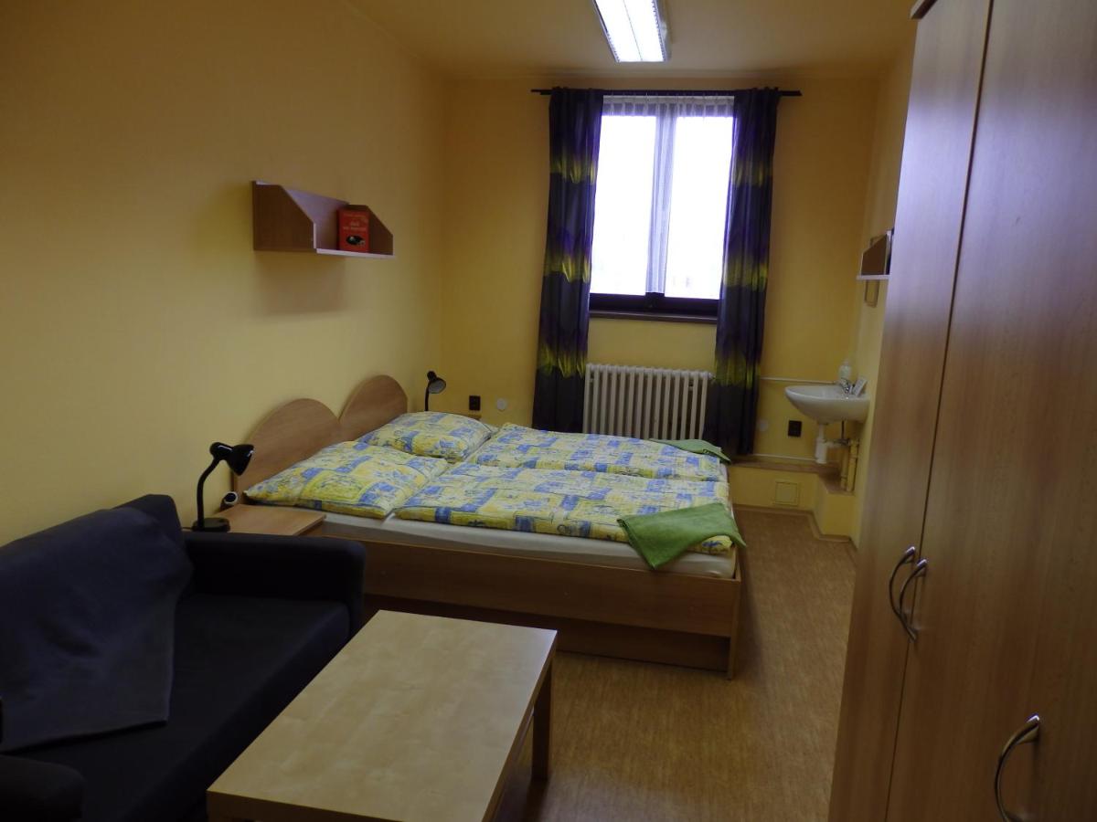 Chambre Double ou Lits Jumeaux avec Salle de Bains Privative