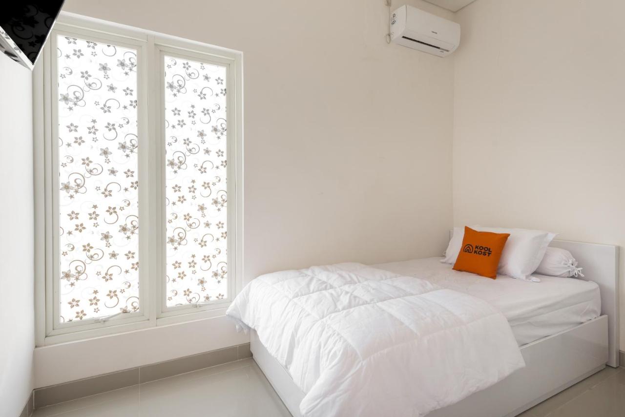 B&B Sidoarjo - KoolKost near T2 Juanda Airport - Bed and Breakfast Sidoarjo